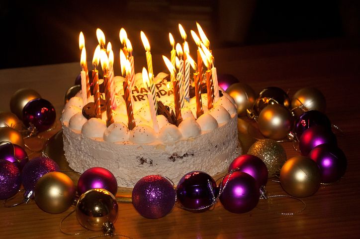誕生日のケーキのろうそくの本数はどうする 食べる 使い道は 銀の風