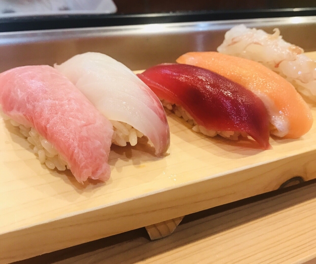 寿司の食べ方は逆さに上下反対にして左から ガリはいつ 銀の風